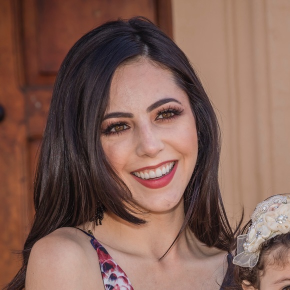 Meet your Posher, Viviana - Picture 1 of 1